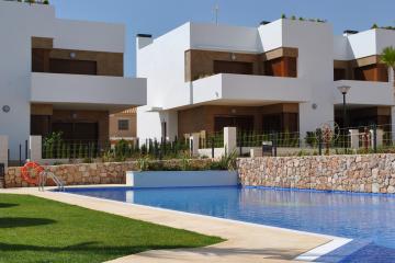 Bottenvåningslägenhet i Secreto de la Zenia Nº 045 on España Casas