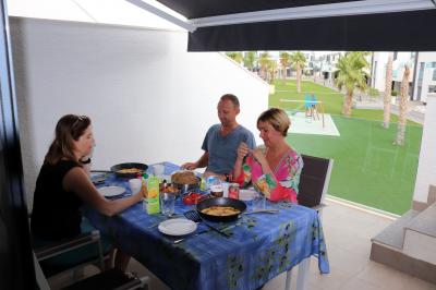 Topp lägenhet i Oasis Beach El Raso 10 Nº 076 in España Casas