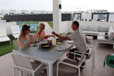 Top-Wohnung in Oasis Beach El Raso 10 Nº 076 in España Casas