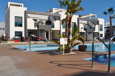 Apartamento en Oasis Beach La Zenia 1 Nº 007 in España Casas