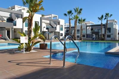 Første etasje leilighet i Oasis Beach La Zenia 1 Nº 007 on España Casas