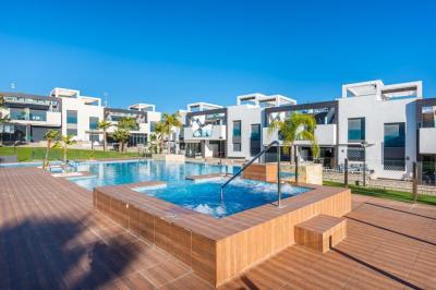 Ground floor apartment in Oasis Beach Punta Prima 9 Nº 035 on España Casas